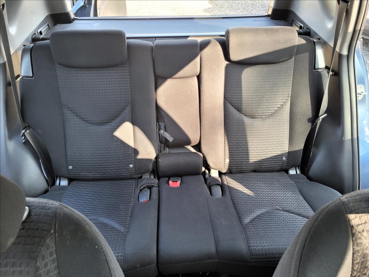 Toyota RAV4 SUV / Terénní 2,2 l 100 kw