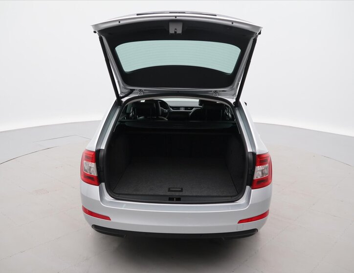 Škoda Octavia Kombi 2,0 l 110 kw