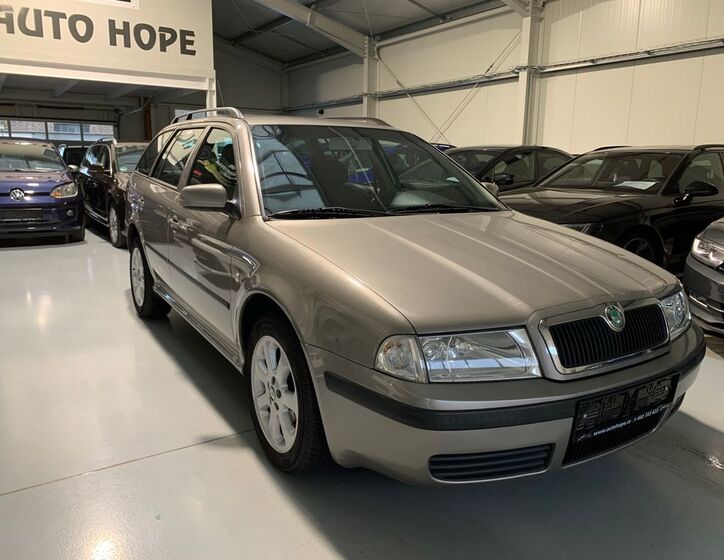 Škoda Octavia 1