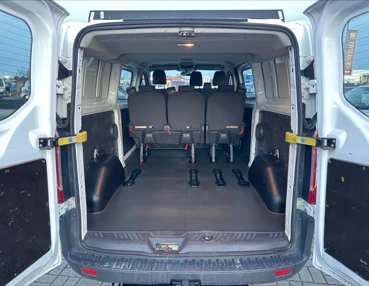 Ford Transit Custom 13
