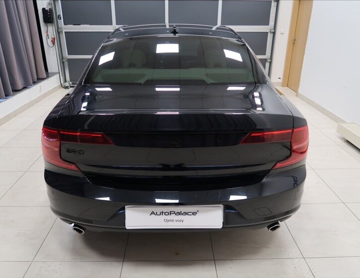 Volvo S90 Sedan / Limuzína 2,0 l 173 kw
