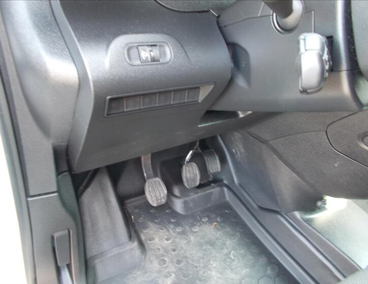 Peugeot Partner Ostatní 1,5 l 75 kw