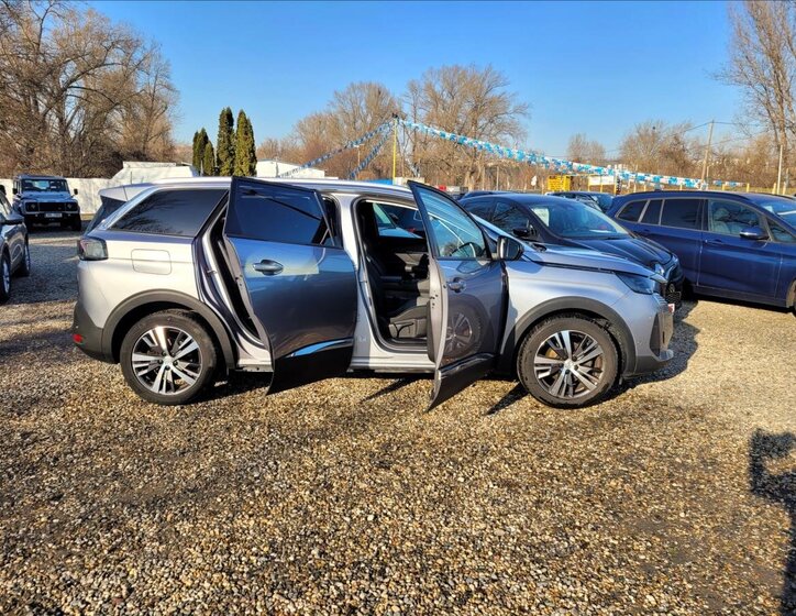 Peugeot 5008 SUV 1,5 l 96 kw