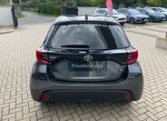 Toyota Yaris 5
