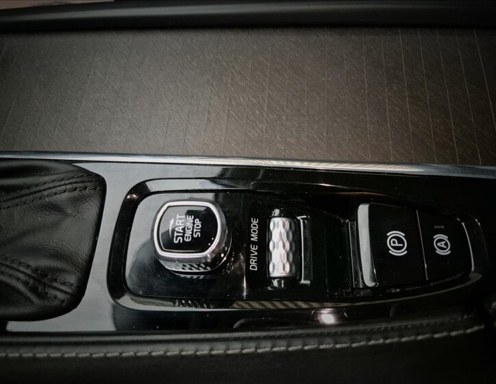 Volvo V90 Kombi 2,0 l 177 kw