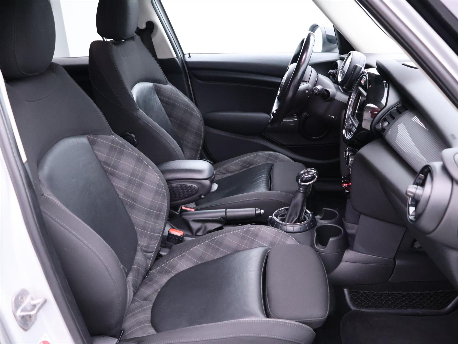 Mini Cooper Hatchback 1,5 l 100 kw