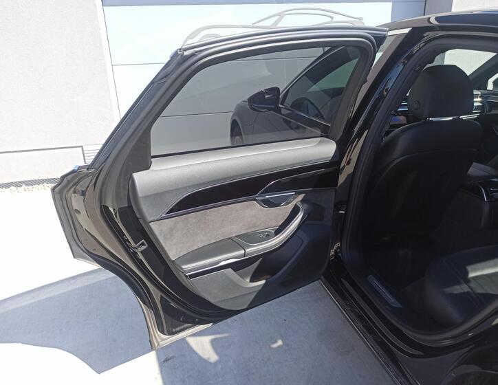 Audi A8 25