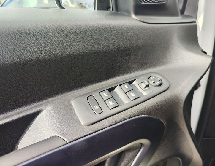 Peugeot Rifter VAN-Minibus 1,5 l 96 kw