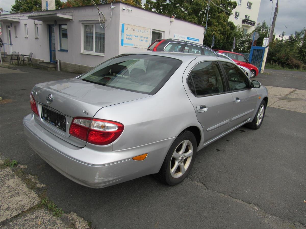 Nissan Maxima Sedan / Limuzína 2,0 l 103 kw