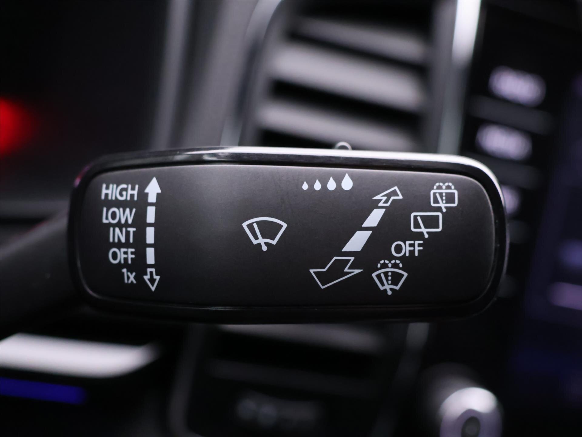 Škoda Karoq SUV / Terénní 2,0 l 110 kw