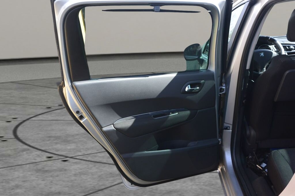 Peugeot 5008 MPV 1,6 l 88 kw