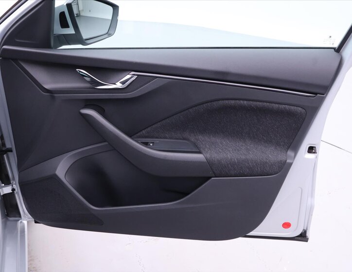 Škoda Scala Hatchback 1,5 l 110 kw