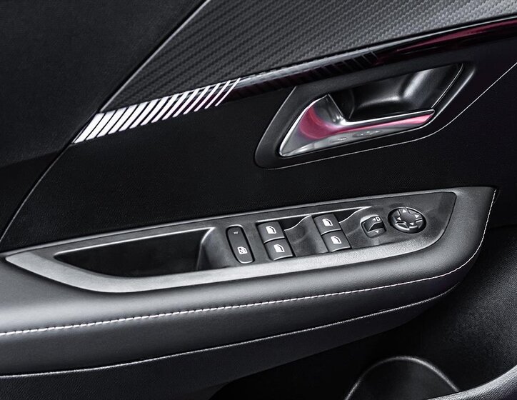 Peugeot 208 Hatchback 1,2 l 74 kw