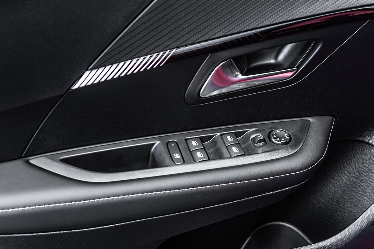 Peugeot 208 Hatchback 1,2 l 74 kw