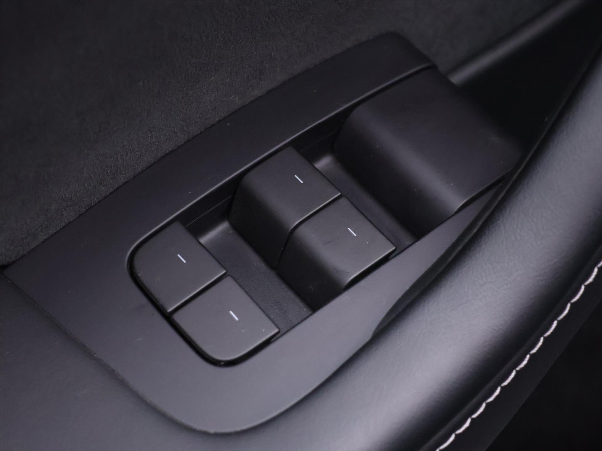 Tesla Model Y SUV / Terénní 0,0 378 kw