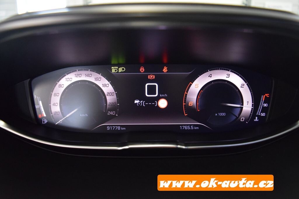 Peugeot 5008 MPV 1,5 l 96 kw