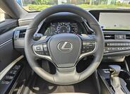 Lexus ES 300h 17