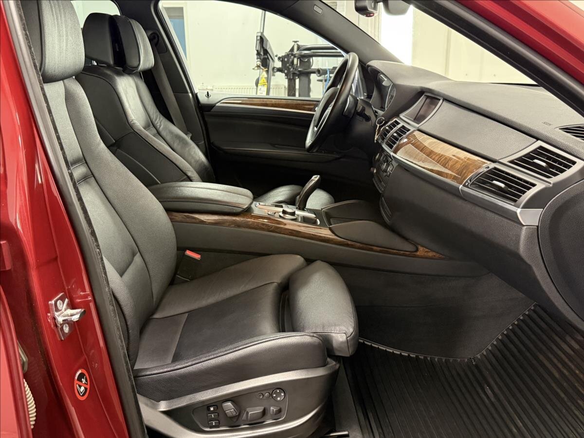 BMW X6 SUV / Terénní 3,0 l 225 kw