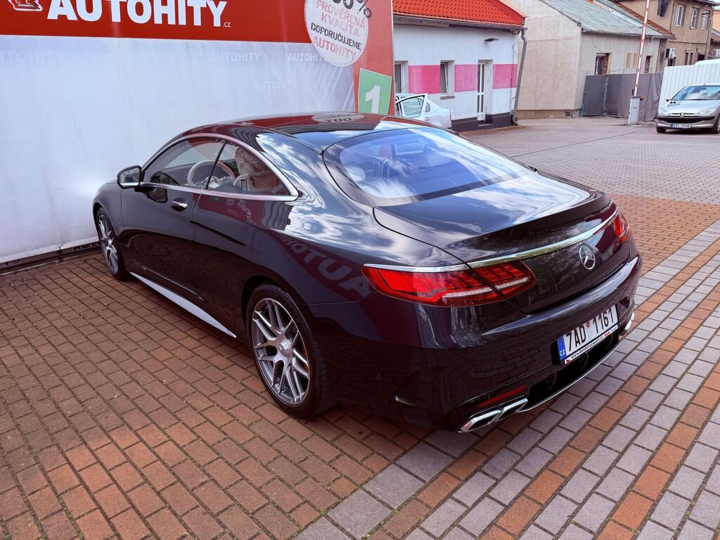 Mercedes-Benz Třídy S Kupé 4,0 l 450 kw