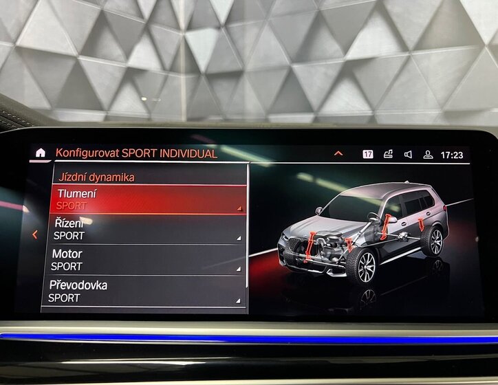 BMW X7 SUV / Terénní 3,0 l 250 kw