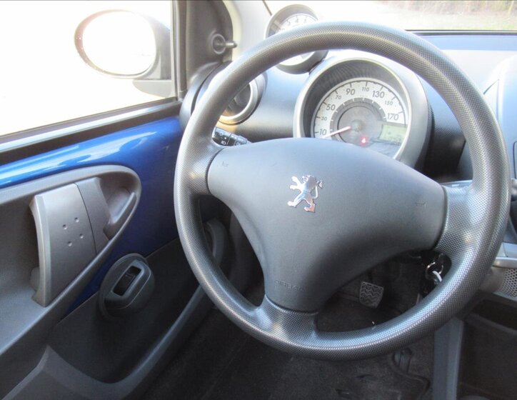Peugeot 107 Hatchback 998,0 50 kw