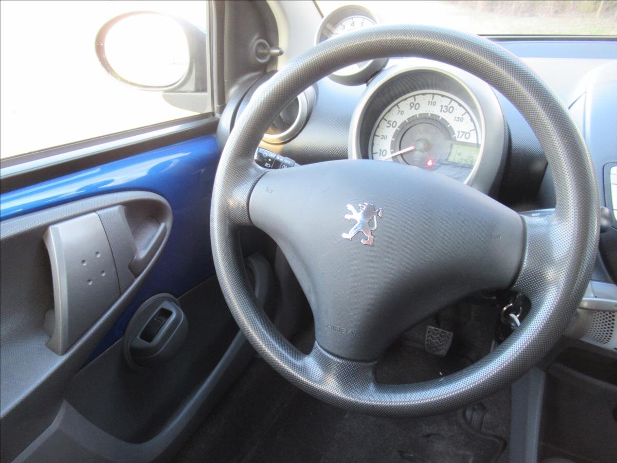 Peugeot 107 Hatchback 998,0 50 kw