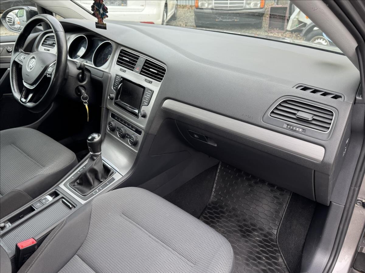 Volkswagen Golf Hatchback 1,2 l 63 kw