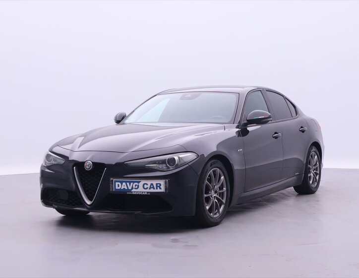 Alfa Romeo Giulia Sedan / Limuzína 2,1 l 110 kw