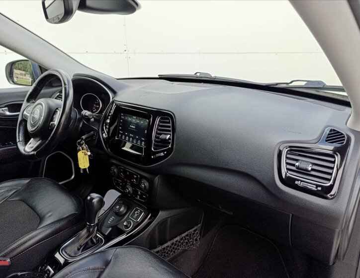 Jeep Compass SUV 2,0 l 125 kw