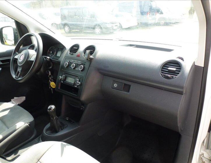 Volkswagen Caddy Skříň 1,6 l 75 kw