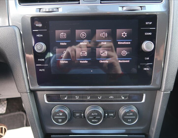 Volkswagen Golf Kombi 1,5 l 96 kw