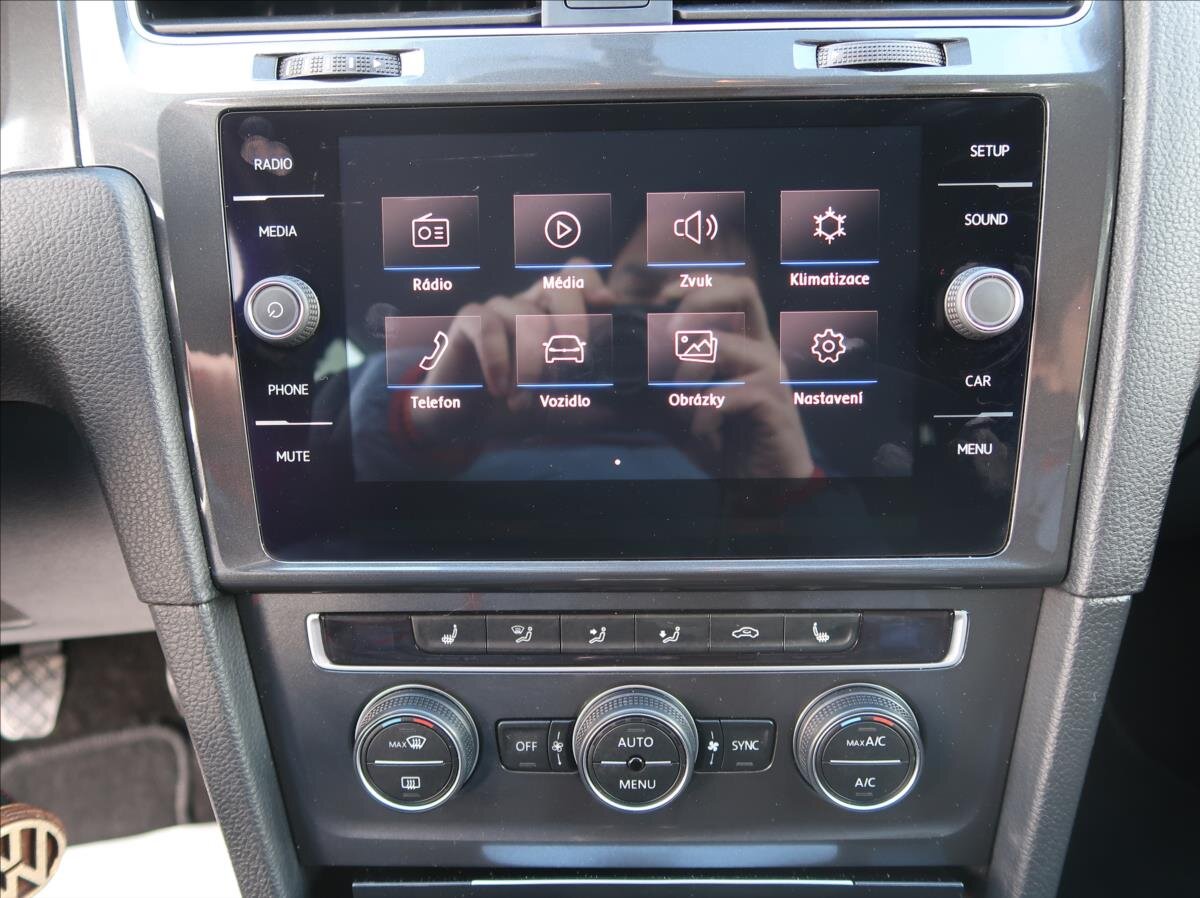 Volkswagen Golf Kombi 1,5 l 96 kw