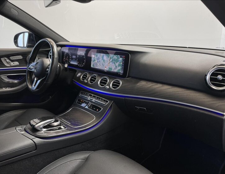 Mercedes-Benz Třídy E Sedan 3,0 l 270 kw