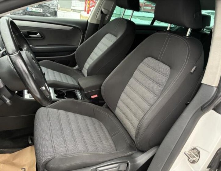 Volkswagen Passat CC Sedan 1,8 l 118 kw