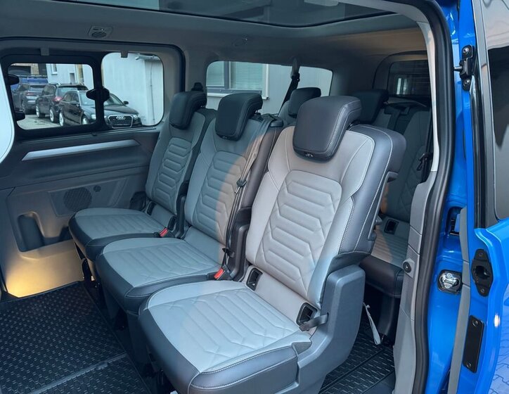 Volkswagen Caravelle 34