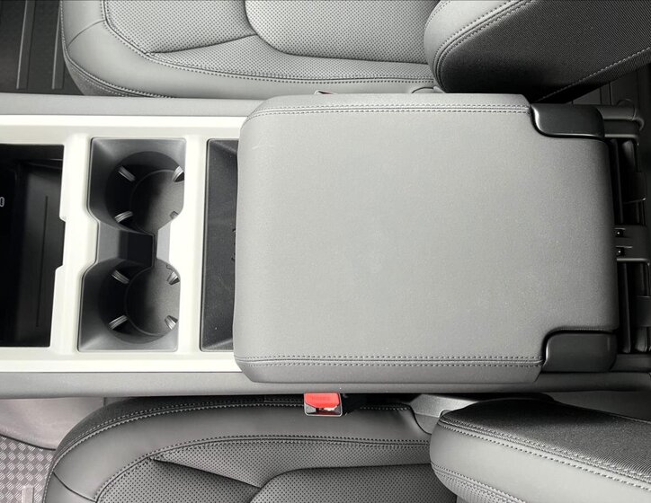 Land Rover Defender SUV 3,0 l 147 kw