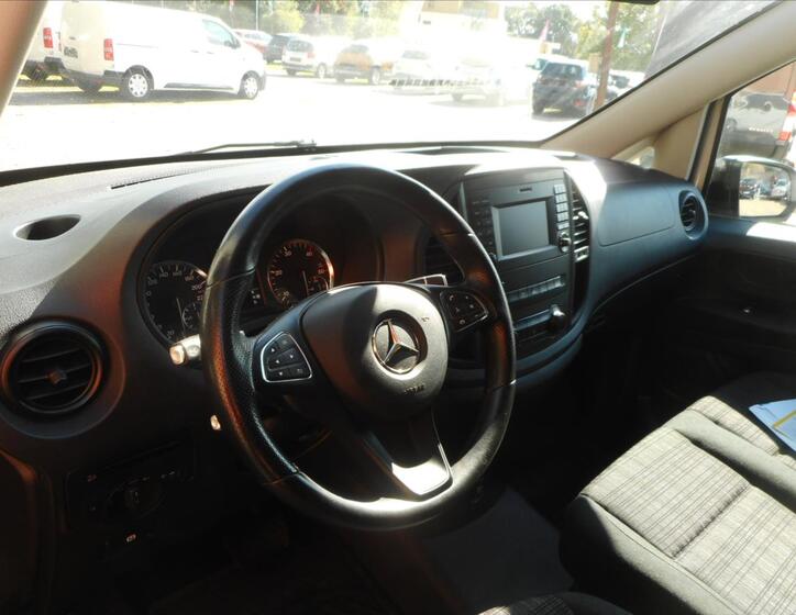 Mercedes-Benz Vito 9