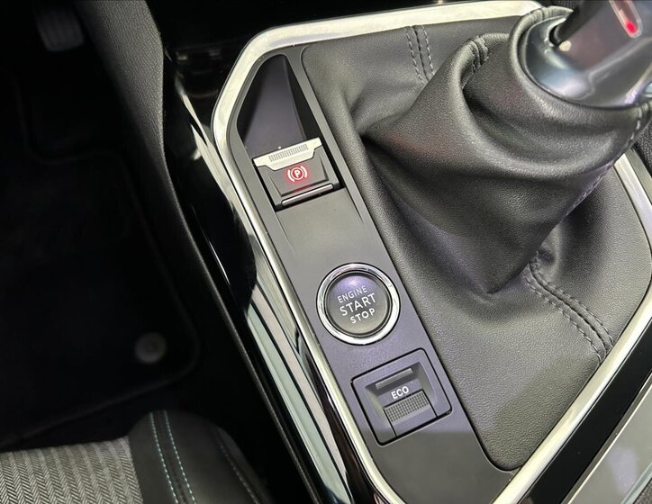 Peugeot 3008 SUV / Terénní 1,5 l 96 kw