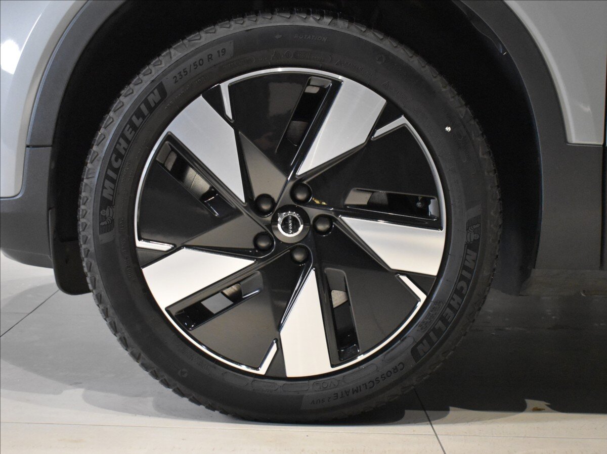 Volvo C40 SUV / Terénní 0,0 185 kw