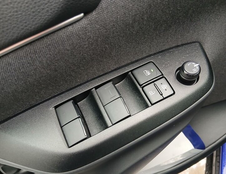 Toyota Yaris Cross 16