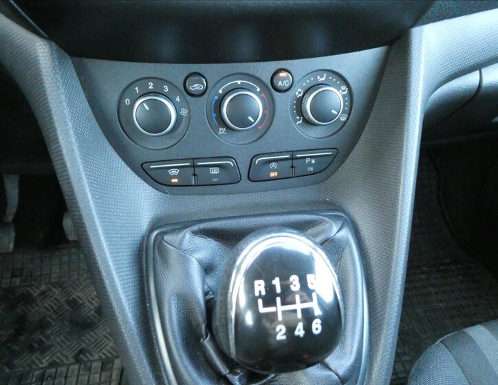 Ford Tourneo Connect 26