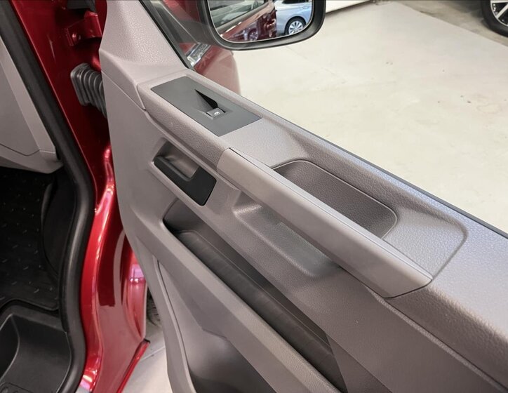 Volkswagen Caravelle 23