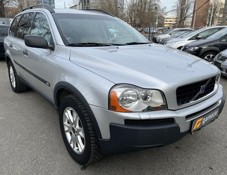 Volvo XC90 SUV / Terénní 2,4 l 120 kw