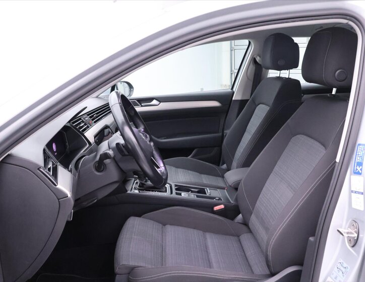 Volkswagen Passat Kombi 1,6 l 88 kw