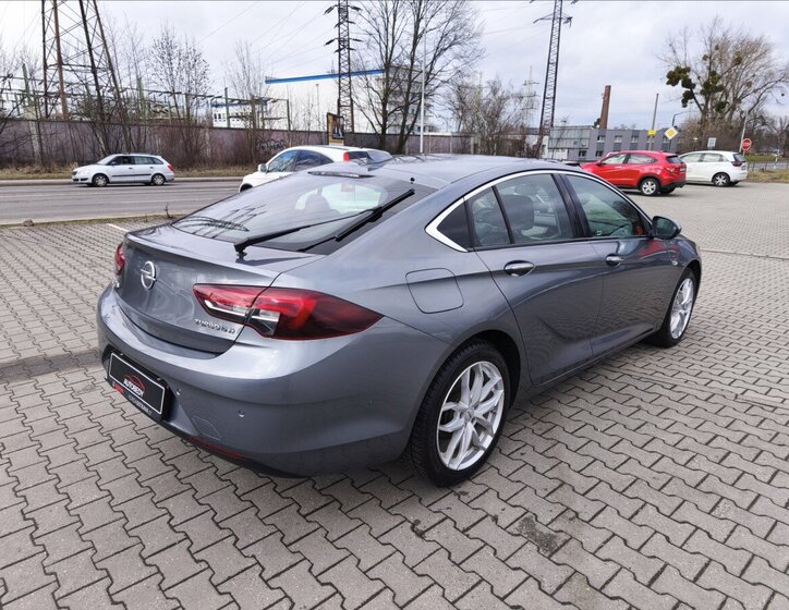 Opel Insignia Hatchback 2,0 l 125 kw