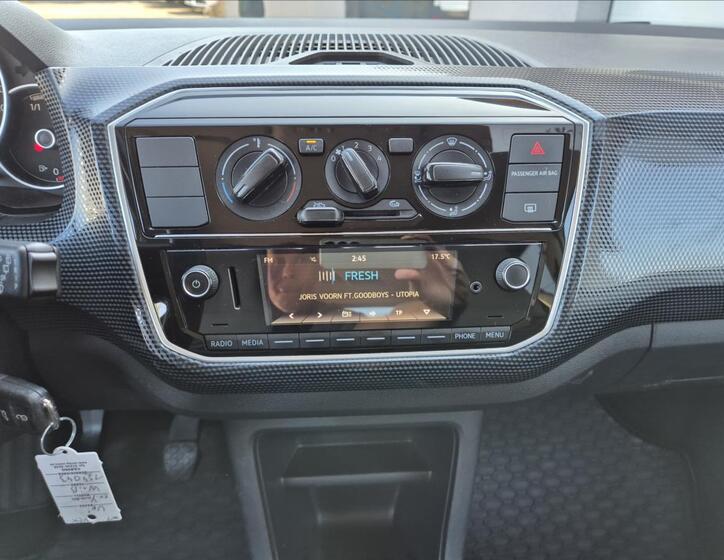 Volkswagen up! 22