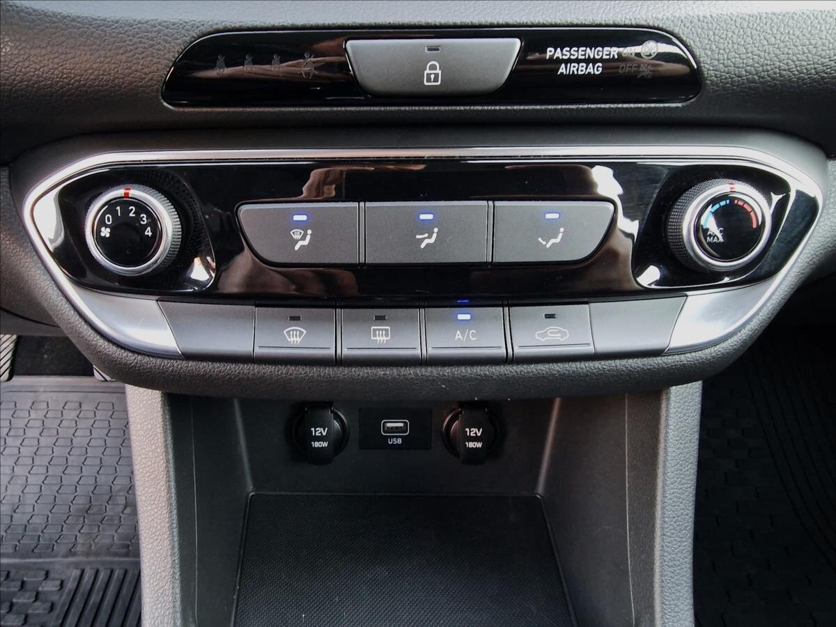 Hyundai i30 Kombi 1,6 l 85 kw