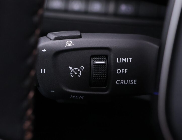 Peugeot 3008 SUV / Terénní 1,6 l 133 kw