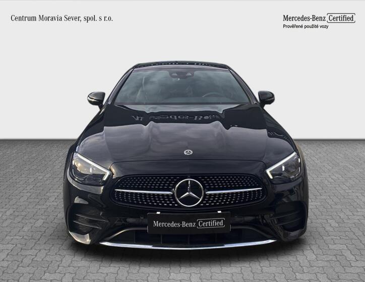 Mercedes-Benz Třídy E 8