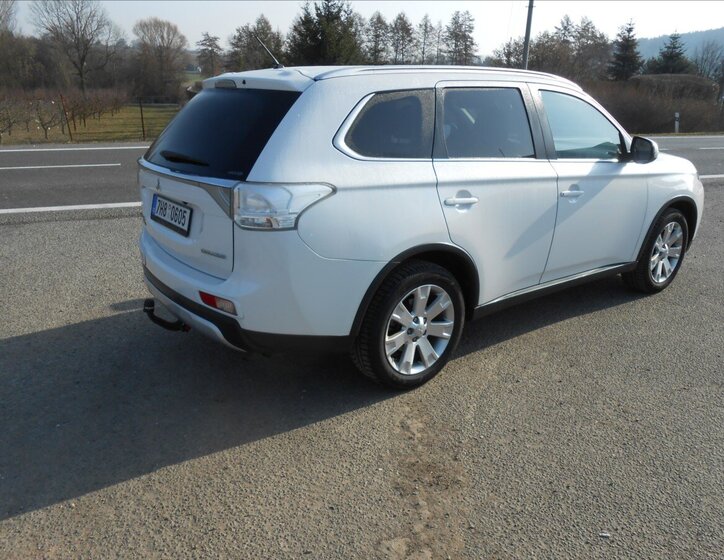 Mitsubishi Outlander Kombi 2,3 l 110 kw